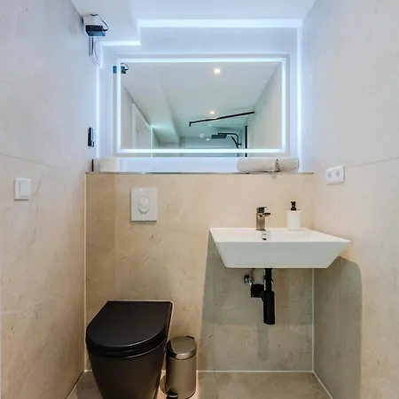 Ruhiges City-apartment Mit Innenhof-terrasse