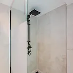 Ruhiges City-apartment Mit Innenhof-terrasse *