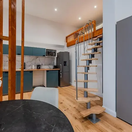 Ruhiges City-apartment Mit Innenhof-terrasse