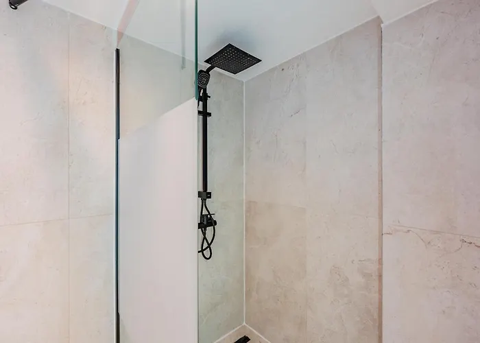 Ruhiges City-apartment Mit Innenhof-terrasse *