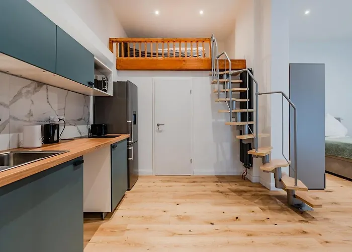 Apartamento Ruhiges City-apartment Mit Innenhof-terrasse *