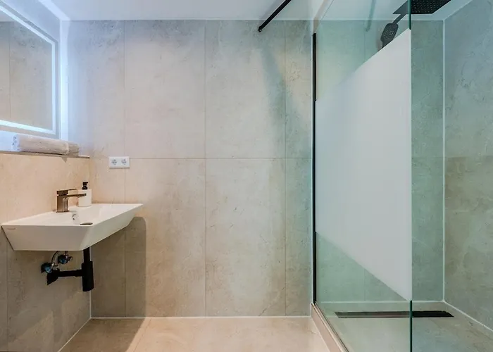 Apartment Ruhiges City-apartment Mit Innenhof-terrasse